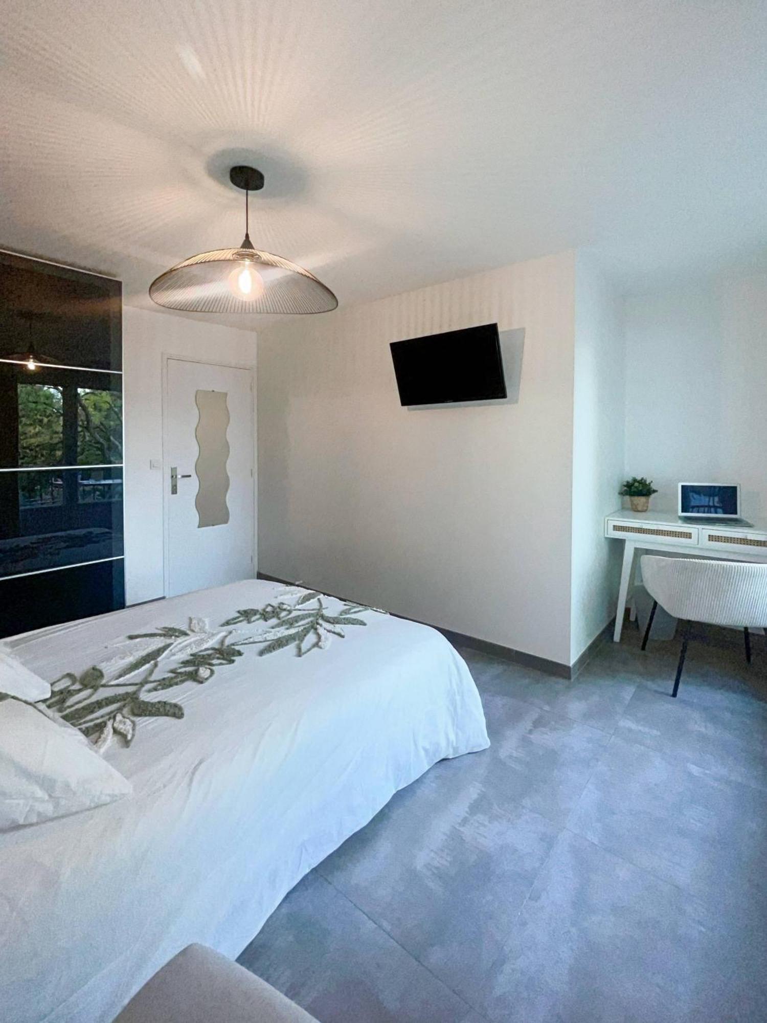 Auteuil • 4 Chambres • Wifi • Metro A 400M Rennes Exterior photo